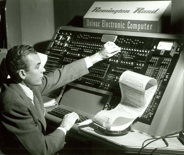 CBS Reporter Charles Collingwood at the Univac I console