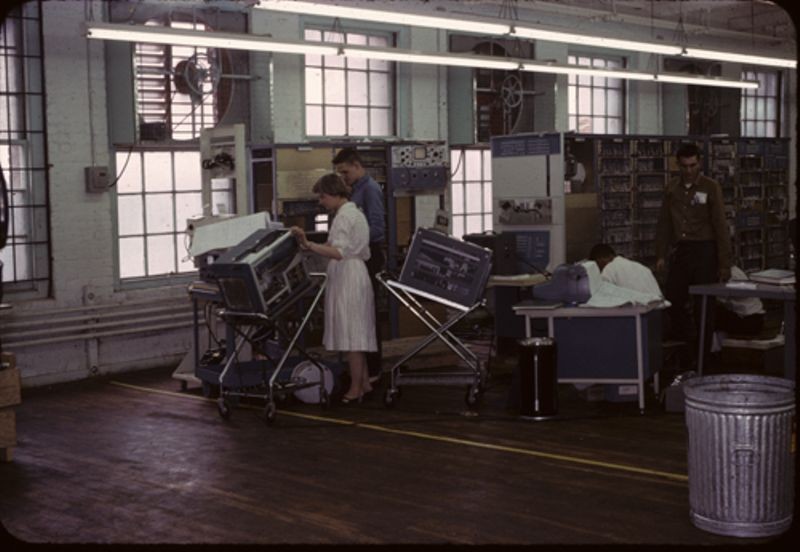 People working on PDP-1 before shipment