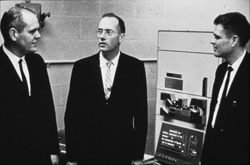 Ken Olsen and Harlan Anderson in front of PDP-1 computer