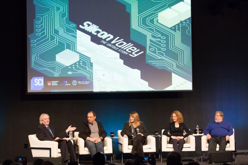Moderator Michael Malone in conversation with film participants Jan Koum, Heidi Roizen, Kim Polese, and Steve Wozniak during “Silicon Valley: The Untold Story,” January 17, 2018. Produced by the Exponential Center at the Computer History Museum.