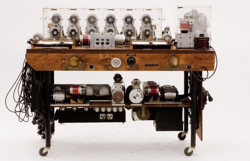Arnold Nordsieck started building his differential analyzer when most other computing researchers were experimenting with vacuum-tube digital electronic computers. Nordsieck needed a simple, cheap, and practical machine. A small differential analyzer fit the bill. Collection of the Computer History Museum, 102688183. Photo: Mark Richards.