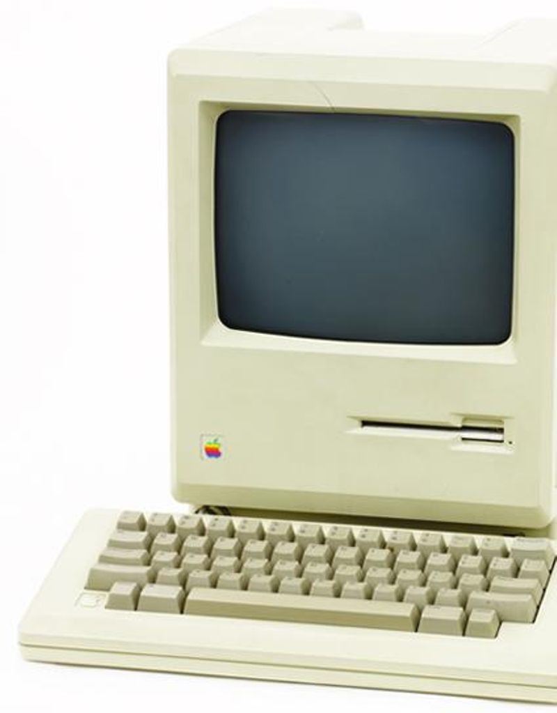 Apple Macintosh, 1984.
The Mac revolutionized personal computing by introducing the graphical user interface (GUI), allowing anyone to use a computer
CHM# 102633564
Photo: ©Mark Richards
