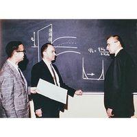 Andy Grove, Bruce Deal, and Ed Snow discuss MOS technology at the Fairchild Palo Alto R & D laboratory in 1966